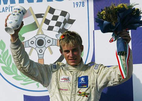 En glad nordjyde på præmiepodiet i EM Rally Cross 2006. Morten Jespersen ser frem til at gentage succesen i EM-slutstillingen.